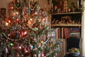 Old World Charm: Christmas Tree with Vintage Lights Magic! Safem Fabrication - Precision Engineering & Custom Manufacturing Solutions Old World Charm: Christmas Tree with Vintage Lights Magic! | Safem Fabrication - Precision Engineering & Custom Manufacturing Solutions