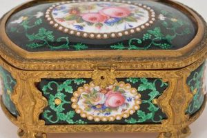 Discover Vintage Trinket Boxes: Antique Keepsakes Safem Fabrication - Precision Engineering & Custom Manufacturing Solutions Discover Vintage Trinket Boxes: Antique Keepsakes | Safem Fabrication - Precision Engineering & Custom Manufacturing Solutions