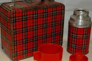 Collecting Vintage Lunch Boxes with Thermos: A Nostalgic Guide Safem Fabrication - Precision Engineering & Custom Manufacturing Solutions Collecting Vintage Lunch Boxes with Thermos: A Nostalgic Guide | Safem Fabrication - Precision Engineering & Custom Manufacturing Solutions