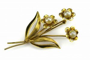 Timeless Blooms: Vintage Gold Flower Brooch Beauty Vintage Treasures: Discover Rare Antiques, Collectibles & Retro Finds Timeless Blooms: Vintage Gold Flower Brooch Beauty | Vintage Treasures: Discover Rare Antiques, Collectibles & Retro Finds