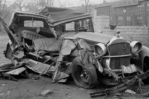 Vintage Car History: Black and White Vintage Car Wreck Photos Vintage Treasures: Discover Rare Antiques, Collectibles & Retro Finds Vintage Car History: Black and White Vintage Car Wreck Photos | Vintage Treasures: Discover Rare Antiques, Collectibles & Retro Finds