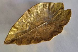 Collectible Vintage Brass Leaf Dish: Decor & More Vintage Treasures: Discover Rare Antiques, Collectibles & Retro Finds Collectible Vintage Brass Leaf Dish: Decor & More | Vintage Treasures: Discover Rare Antiques, Collectibles & Retro Finds