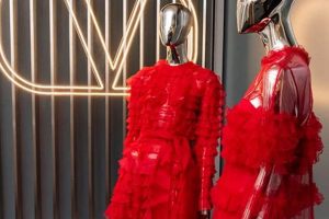 Shop Iconic Valentino Vintage Clothing | Authentic Finds Vintage Treasures: Discover Rare Antiques, Collectibles & Retro Finds Shop Iconic Valentino Vintage Clothing | Authentic Finds | Vintage Treasures: Discover Rare Antiques, Collectibles & Retro Finds