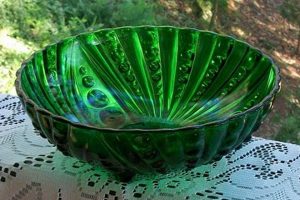 Buy Antique Green Glass Vintage Bowl: Styles & Values Vintage Treasures: Discover Rare Antiques, Collectibles & Retro Finds Buy Antique Green Glass Vintage Bowl: Styles & Values | Vintage Treasures: Discover Rare Antiques, Collectibles & Retro Finds