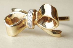 Timeless Vintage Bow Ring: History on Your Hand Vintage Treasures: Discover Rare Antiques, Collectibles & Retro Finds Timeless Vintage Bow Ring: History on Your Hand | Vintage Treasures: Discover Rare Antiques, Collectibles & Retro Finds