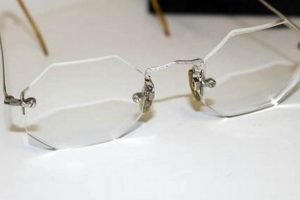 Timeless Style: Vintage Rimless Glasses Look | Vintage Treasures: Discover Rare Antiques, Collectibles & Retro Finds