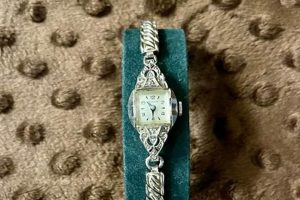 Timeless Vintage Benrus Ladies Watch 10k Gold: Beauty! Vintage Treasures: Discover Rare Antiques, Collectibles & Retro Finds Timeless Vintage Benrus Ladies Watch 10k Gold: Beauty! | Vintage Treasures: Discover Rare Antiques, Collectibles & Retro Finds