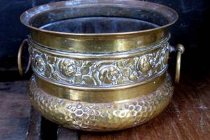 Antique Charm: Vintage Brass Pot Decor & More Vintage Treasures: Discover Rare Antiques, Collectibles & Retro Finds Antique Charm: Vintage Brass Pot Decor & More | Vintage Treasures: Discover Rare Antiques, Collectibles & Retro Finds