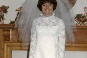 Shop Vintage Dresses in Pittsburgh: Styles & Finds Vintage Treasures: Discover Rare Antiques, Collectibles & Retro Finds Shop Vintage Dresses in Pittsburgh: Styles & Finds | Vintage Treasures: Discover Rare Antiques, Collectibles & Retro Finds