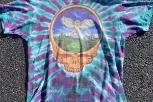 Grateful Dead Tie Dye Tee: 1994 Vermont Vintage Shirt Vintage Treasures: Discover Rare Antiques, Collectibles & Retro Finds Grateful Dead Tie Dye Tee: 1994 Vermont Vintage Shirt | Vintage Treasures: Discover Rare Antiques, Collectibles & Retro Finds