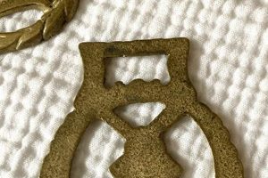 Collecting Vintage Horse Brass: History & Charm Vintage Treasures: Discover Rare Antiques, Collectibles & Retro Finds Collecting Vintage Horse Brass: History & Charm | Vintage Treasures: Discover Rare Antiques, Collectibles & Retro Finds