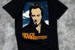 Rare Vintage Bruce Springsteen Shirt: Rock History! Vintage Treasures: Discover Rare Antiques, Collectibles & Retro Finds Rare Vintage Bruce Springsteen Shirt: Rock History! | Vintage Treasures: Discover Rare Antiques, Collectibles & Retro Finds