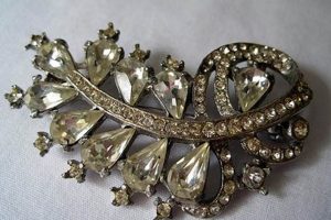 Timeless Vintage Art Deco Brooch: Elegance & Style Vintage Treasures: Discover Rare Antiques, Collectibles & Retro Finds Timeless Vintage Art Deco Brooch: Elegance & Style | Vintage Treasures: Discover Rare Antiques, Collectibles & Retro Finds