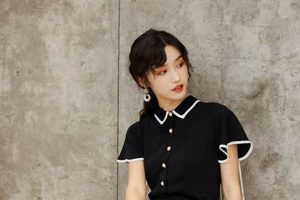 Timeless Elegance: Vintage Black & White Dress Style Vintage Treasures: Discover Rare Antiques, Collectibles & Retro Finds Timeless Elegance: Vintage Black & White Dress Style | Vintage Treasures: Discover Rare Antiques, Collectibles & Retro Finds