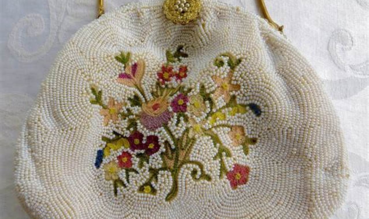 Shop Antique Vintage Beaded Bag: Elegant Purses | Vintage Treasures: Discover Rare Antiques, Collectibles & Retro Finds