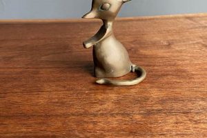 Charming Finds: Vintage Brass Mouse Decor | Vintage Treasures: Discover Rare Antiques, Collectibles & Retro Finds