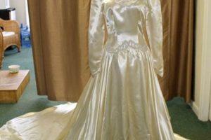 Timeless Elegance: Vintage Silk Wedding Dress Style Vintage Treasures: Discover Rare Antiques, Collectibles & Retro Finds Timeless Elegance: Vintage Silk Wedding Dress Style | Vintage Treasures: Discover Rare Antiques, Collectibles & Retro Finds