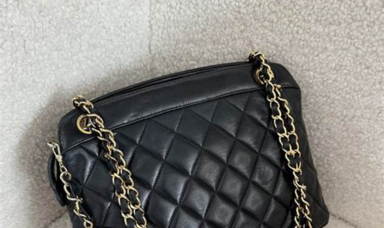 Timeless: Chanel Shoulder Bag Vintage Treasures Await! Vintage Treasures: Discover Rare Antiques, Collectibles & Retro Finds Timeless: Chanel Shoulder Bag Vintage Treasures Await! | Vintage Treasures: Discover Rare Antiques, Collectibles & Retro Finds