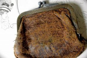 Timeless Treasures: Vintage Leather Coin Purse Charm | Vintage Treasures: Discover Rare Antiques, Collectibles & Retro Finds