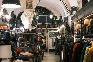 Best Vintage Stores in Florence, Italy: A Guide | Vintage Treasures: Discover Rare Antiques, Collectibles & Retro Finds
