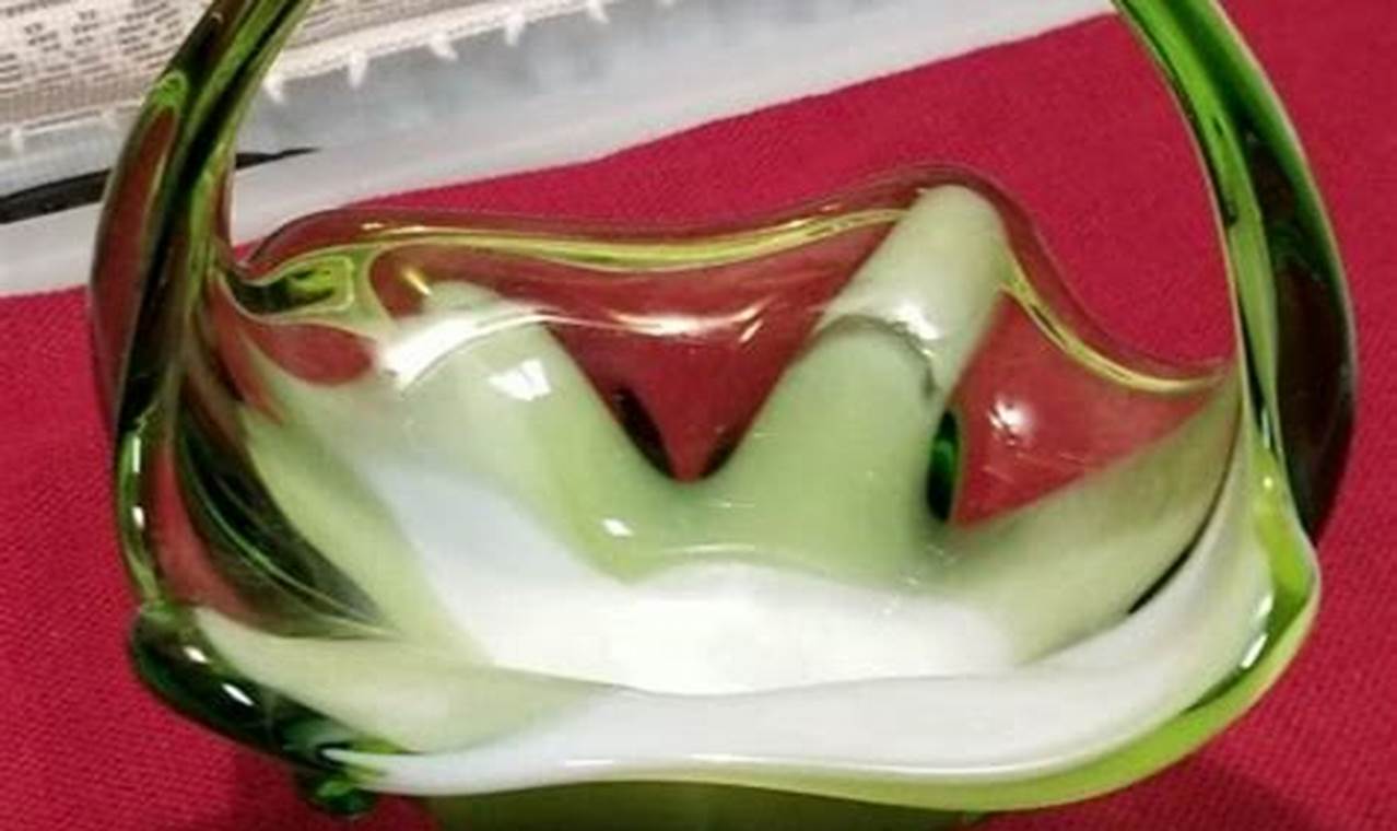 Buy Exquisite Vintage Murano Glass Baskets Today! | Vintage Treasures: Discover Rare Antiques, Collectibles & Retro Finds