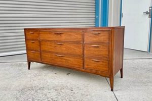 Timeless Beauty: Vintage Walnut Dresser Guide | Vintage Treasures: Discover Rare Antiques, Collectibles & Retro Finds