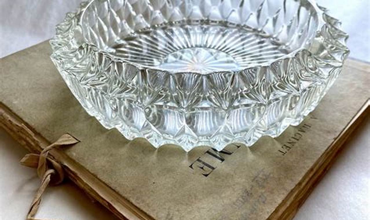 Collectible Vintage Clear Glass Ashtrays: History & Style Vintage Treasures: Discover Rare Antiques, Collectibles & Retro Finds Collectible Vintage Clear Glass Ashtrays: History & Style | Vintage Treasures: Discover Rare Antiques, Collectibles & Retro Finds