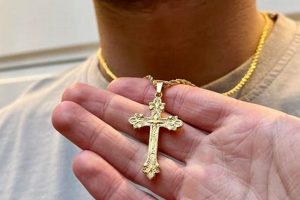Timeless Vintage Gold Cross Necklace: Heirloom Style Vintage Treasures: Discover Rare Antiques, Collectibles & Retro Finds Timeless Vintage Gold Cross Necklace: Heirloom Style | Vintage Treasures: Discover Rare Antiques, Collectibles & Retro Finds