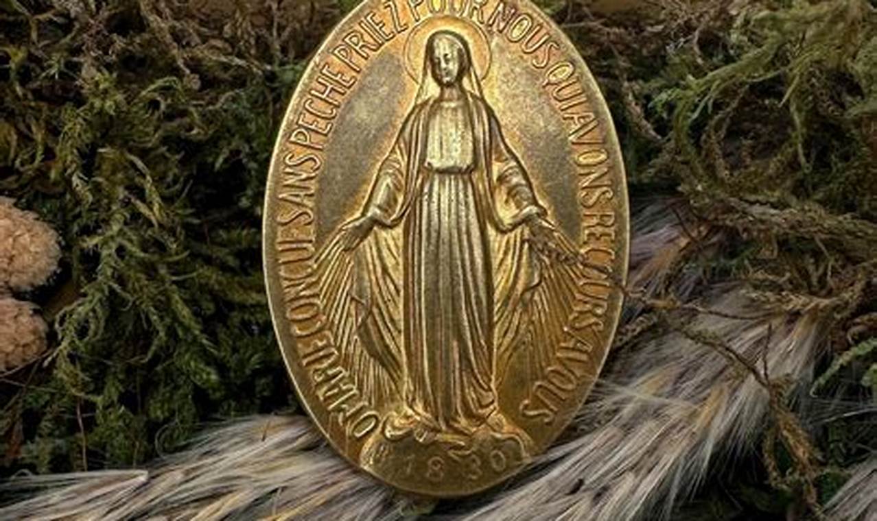 Antique Charm: Vintage Gold Miraculous Medal, Rare Find | Vintage Treasures: Discover Rare Antiques, Collectibles & Retro Finds
