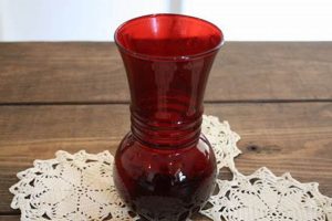Discover: Vintage Red Glass Treasures + Values | Vintage Treasures: Discover Rare Antiques, Collectibles & Retro Finds