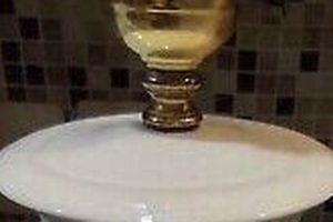 Buying Guide: Vintage Lenox Lamps - Value &amp; Care | Vintage Treasures: Discover Rare Antiques, Collectibles & Retro Finds