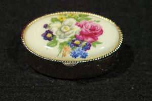 Antique Vintage Pill Box Finds: Style & Storage | Vintage Treasures: Discover Rare Antiques, Collectibles & Retro Finds
