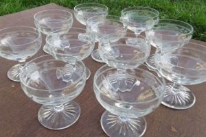 Collectible Vintage Dessert Glasses: Styles & Values | Vintage Treasures: Discover Rare Antiques, Collectibles & Retro Finds