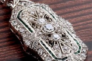 Timeless Beauty: Vintage Art Deco Necklace Styles & More | Vintage Treasures: Discover Rare Antiques, Collectibles & Retro Finds
